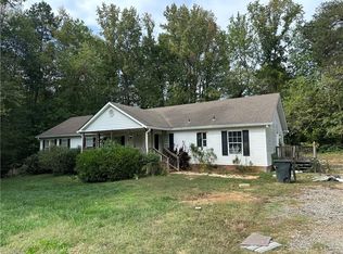 6453 Wandering Ln, Pfafftown, NC 27040