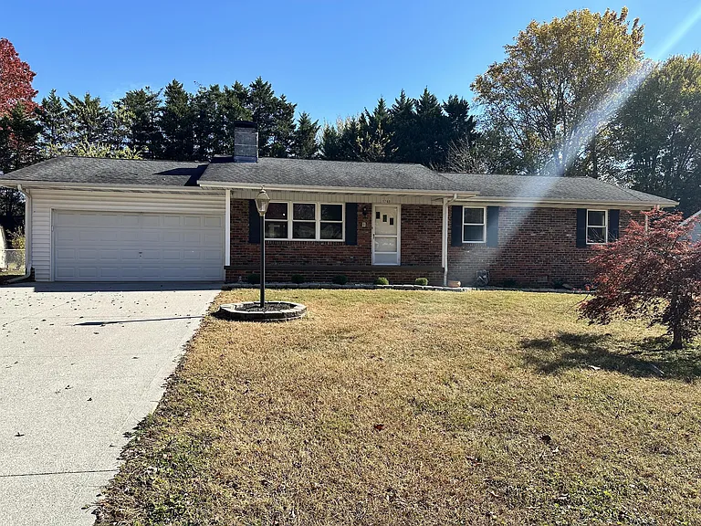 1760 Scenic Dr — Photo 6