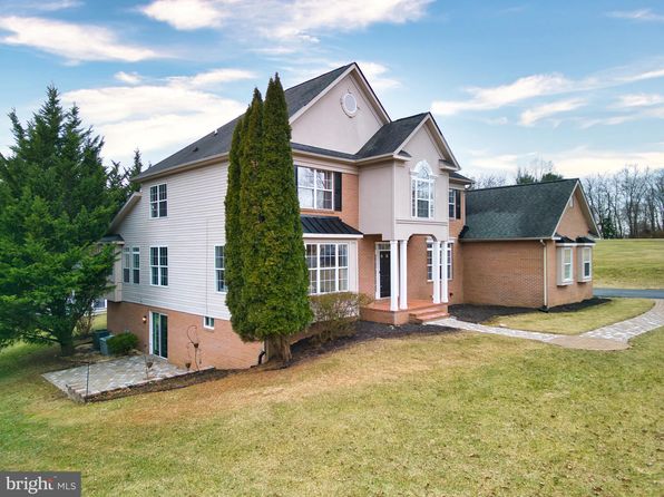 5204 Muirfield Dr, Ijamsville, MD 21754