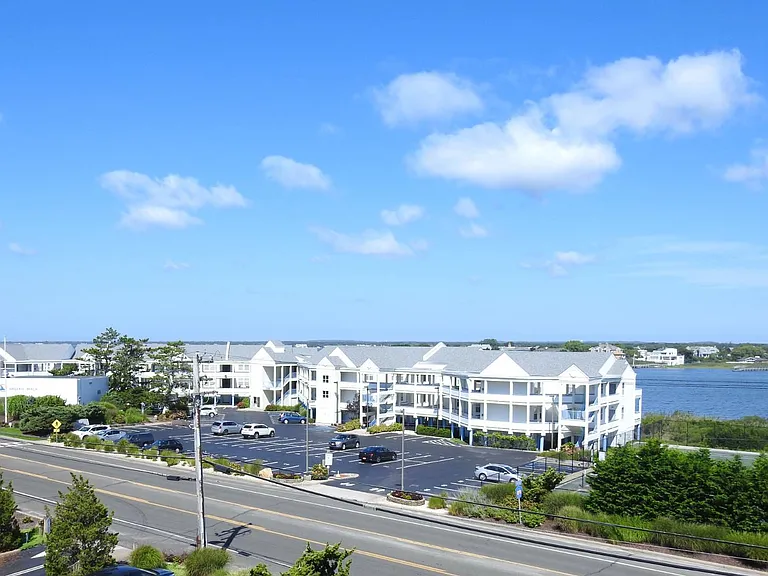 256 Dune Rd #94 — Photo 4