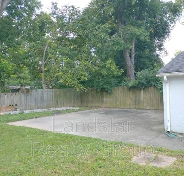 9403 Burgoo King Rd — Photo 39