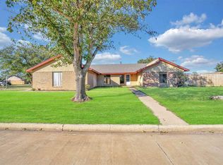701 Diana Ave, Frederick, OK 73542