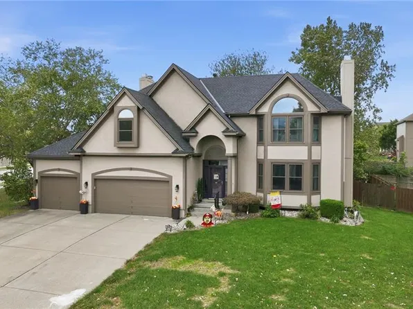 4022 SW Flintrock Dr, Lees Summit, MO 64082