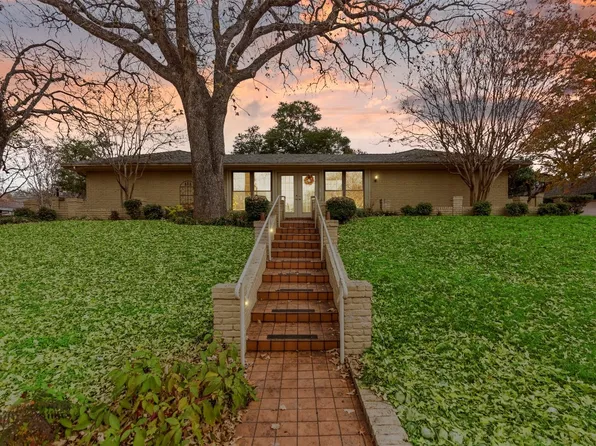 1307 Cliffwood Rd, Euless, TX 76040