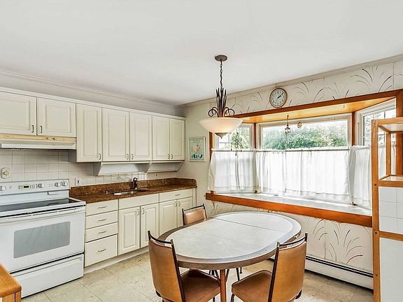 4th image of 17 Branch Ln