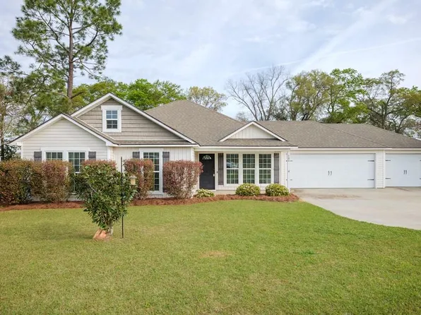 100 N Moody Dr, Ray City, GA 31645