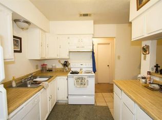 1104 N McKinney St, Ennis, TX 75119