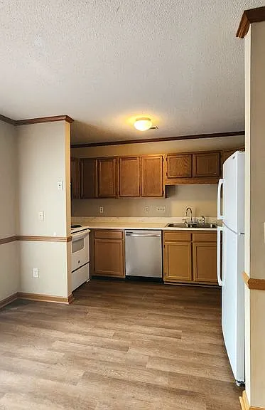 5706 Chalmers Ct — Photo 8
