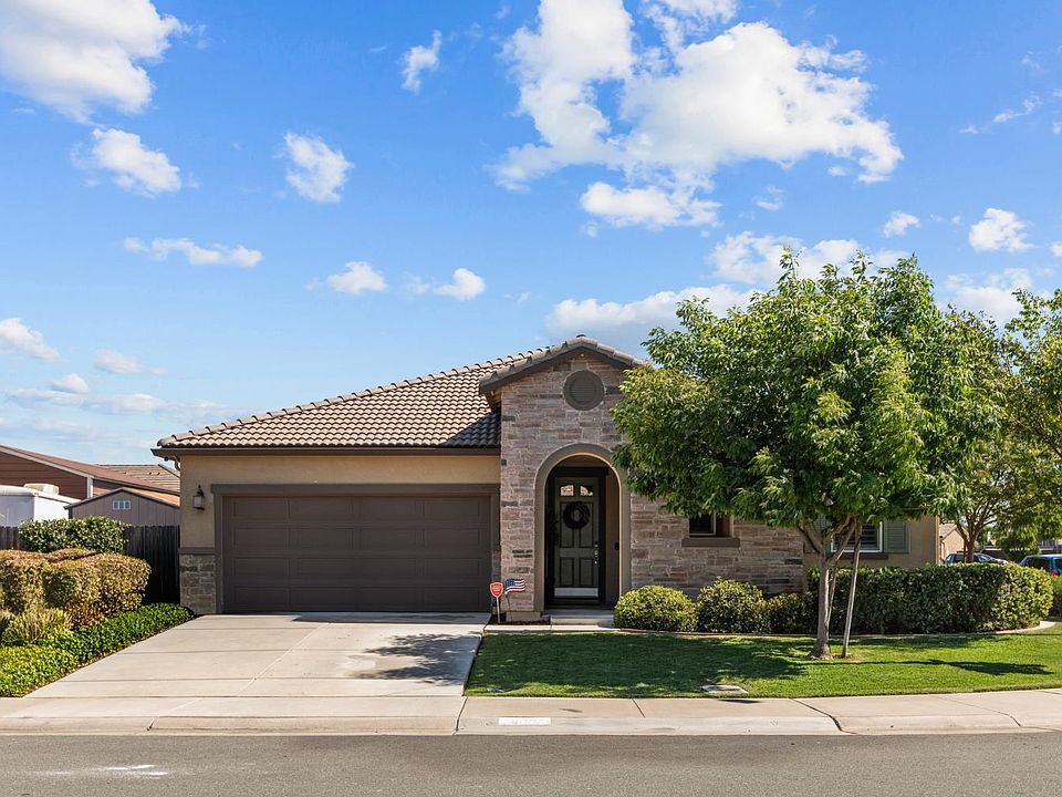 1st image of 905 Ellis Cir