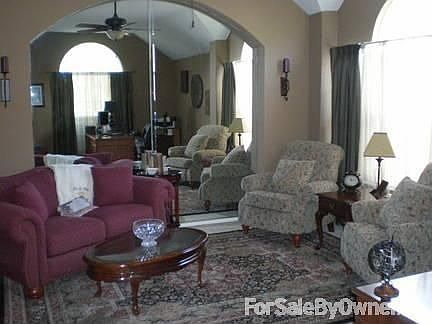 Formal Living room
						:
						Can also be used as a dinning room
