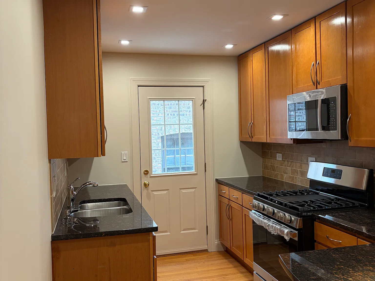 4201 N Paulina St — Photo 1
