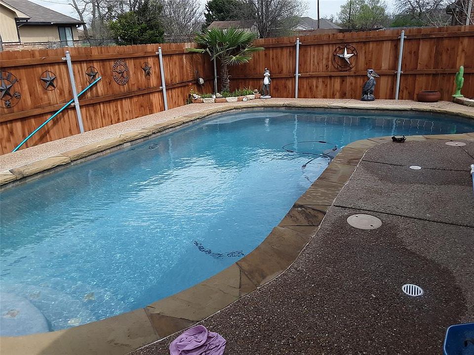 1st image of 739 Mulberry Ct