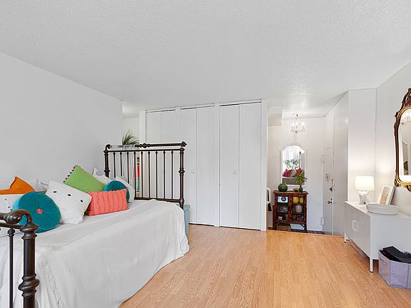 3rd image of 100 Beekman St APT 1A