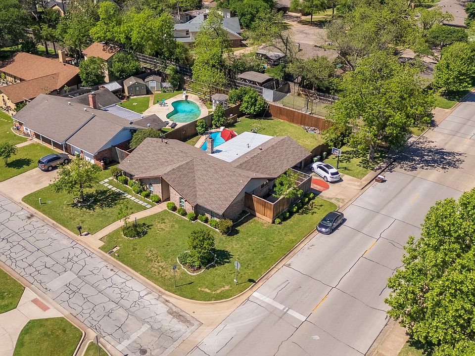 1st image of 1900 Winewood Ln