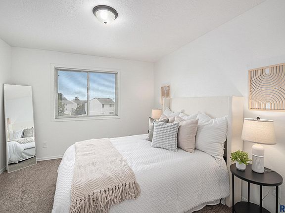 4th image of 3074 E Bragstad Dr