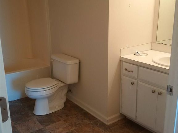 4th image of 102 Brandywine Dr NE APT P1