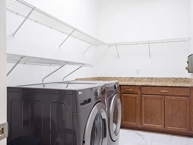5850 Whippoorwill Cir — Photo 11