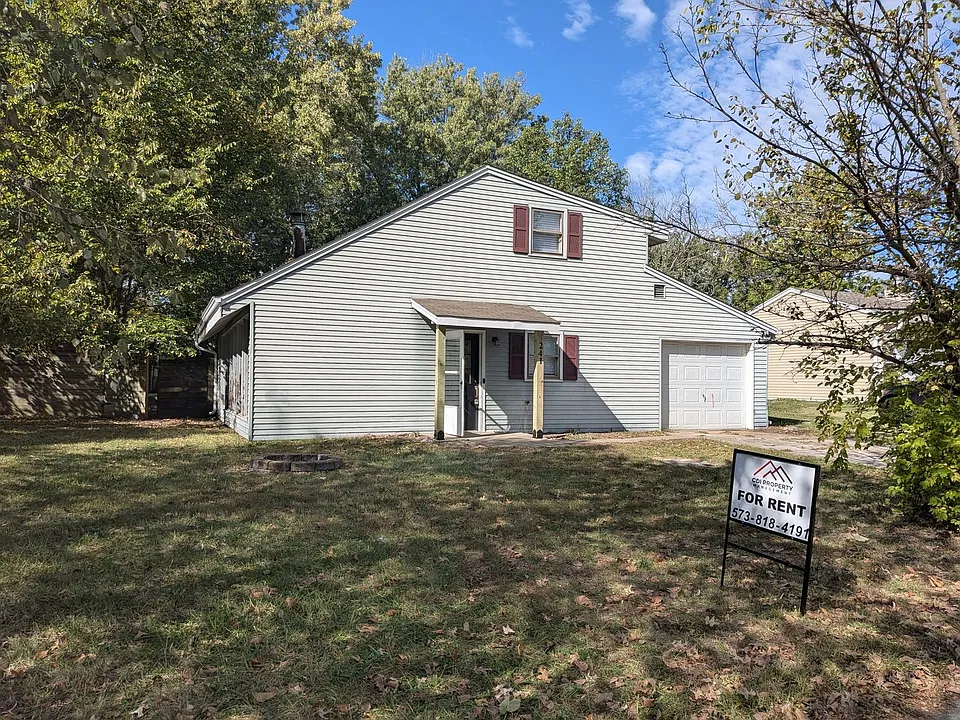 241 N Rainbow Dr