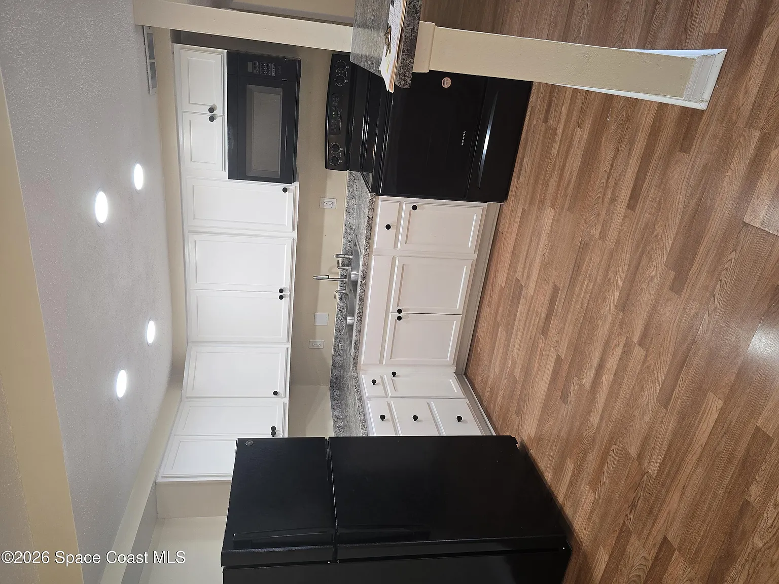 2 bed, 1.0 bath, 850 sqft, $900 — Photo 3