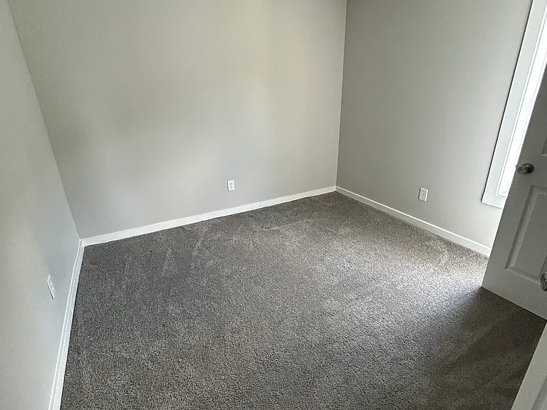 2879 N Dearborn St #2 — Photo 16