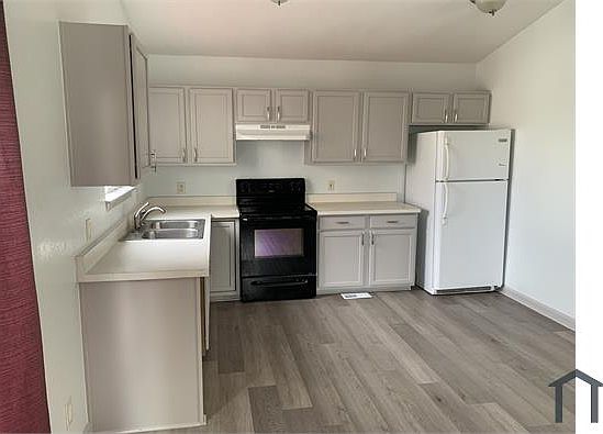 5th image of 14545 E 47th Dr