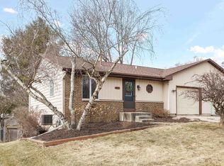 423 N Wright Rd, Janesville, WI 53546