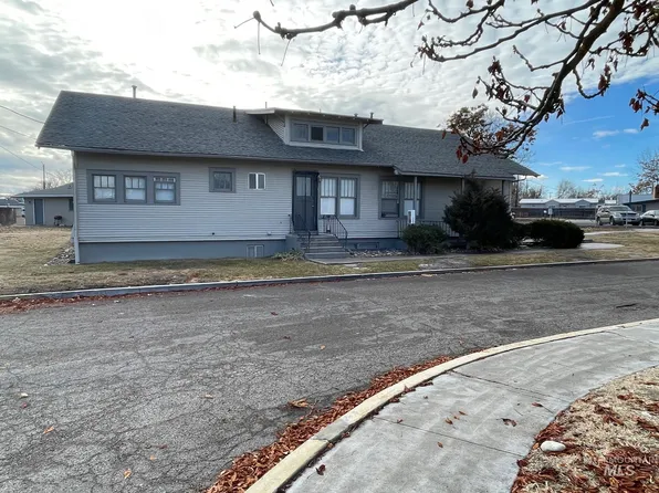 151 NW 8th Ave, Ontario, OR 97914