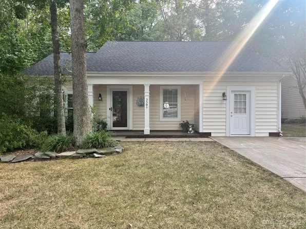 3501 Mayhurst Dr, Indian Trail, NC 28079