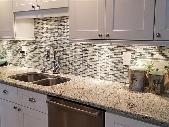 5th image of 502 Everglades Dr