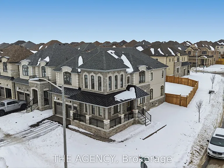 134 Flood Ave — Photo 2