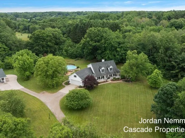8236 Alpine Ave NW, Sparta, MI 49345