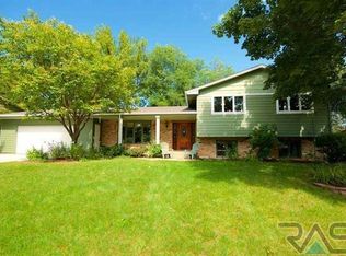2208 E Tamarac Dr, Sioux Falls, SD 57103