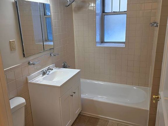 5th image of 85 Bronx River Rd #3H