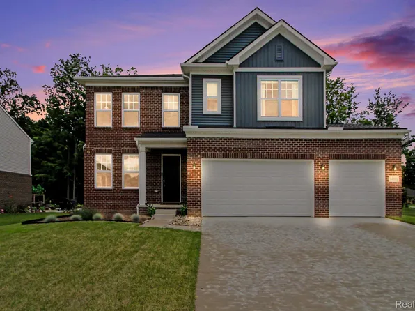 14502 Laurelwood Dr, Belleville, MI 48111