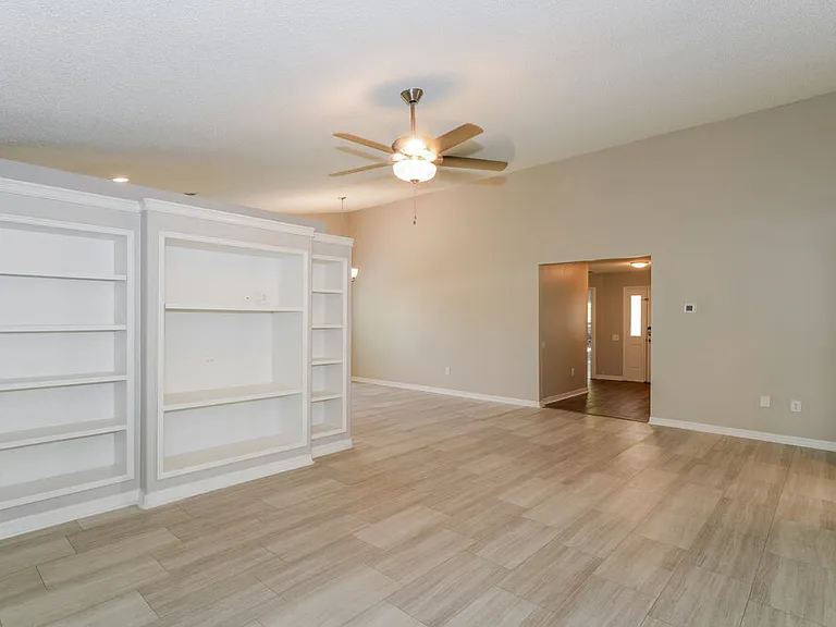 26808 Haverhill Dr — Photo 4