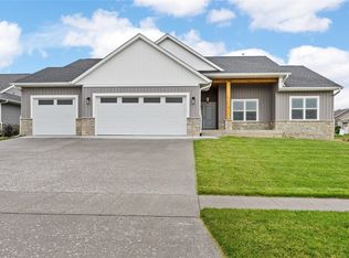 1325 Hunters Field Ln, Marion, IA 52302