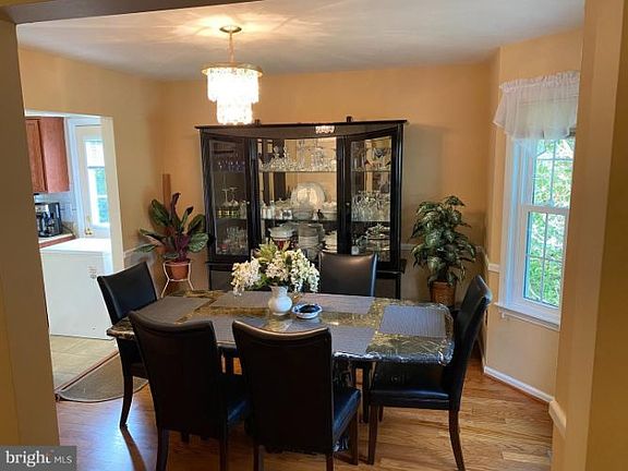 5th image of 3358 Rollingwood Dr