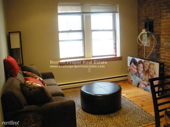 17 Garrison St. #8 Boston - Back Bay Unit Photo 4