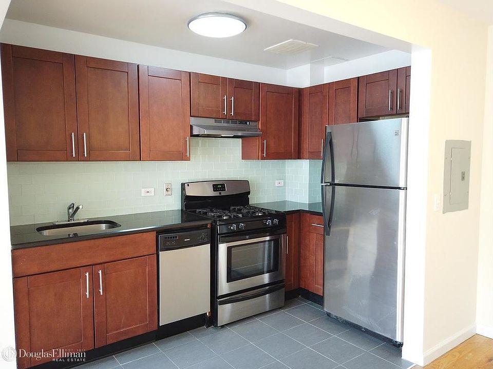 2nd image of 700 W 192nd St APT 305