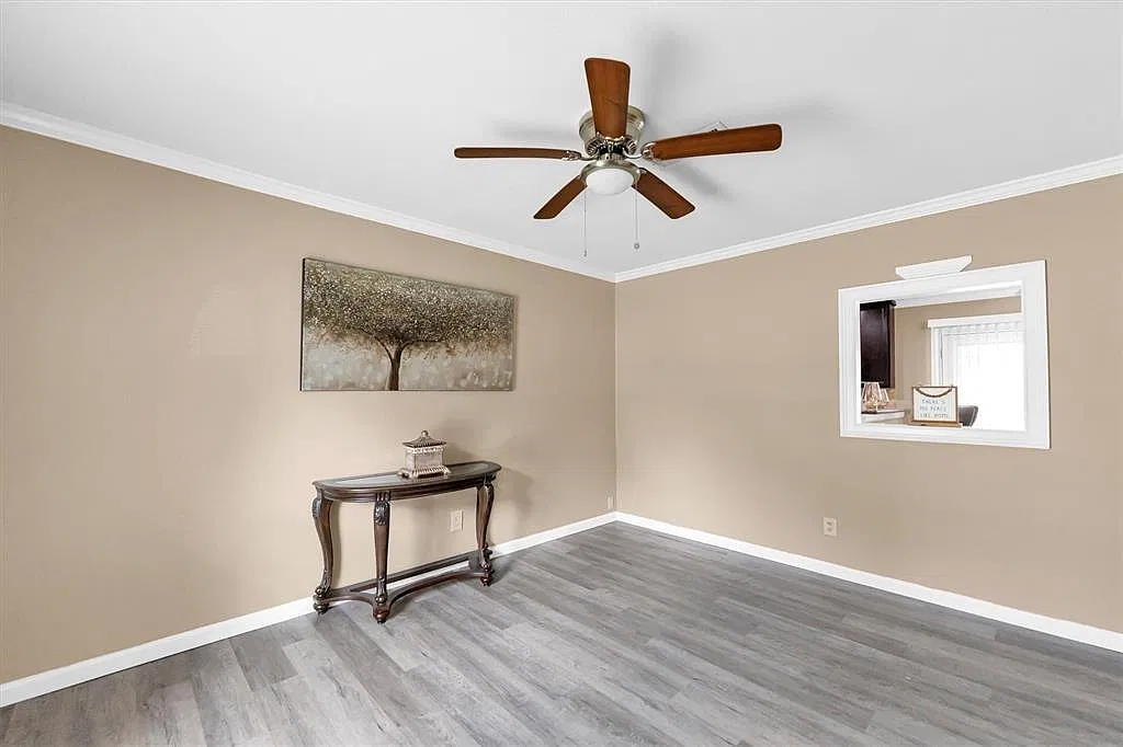 3 bed, 1.5 bath, 1019 sqft, $1,450 — Photo 3