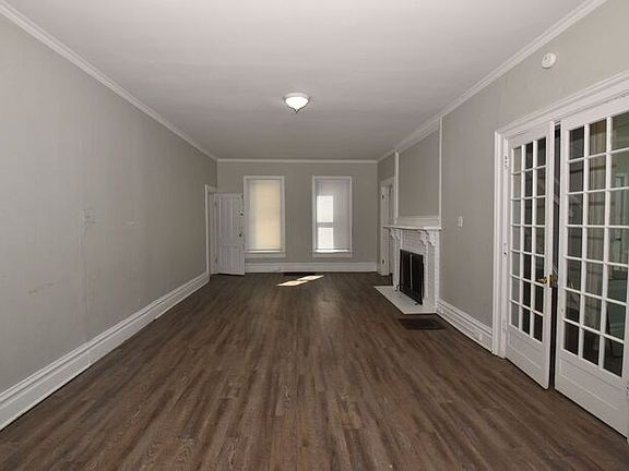 4th image of 901 E Washington St