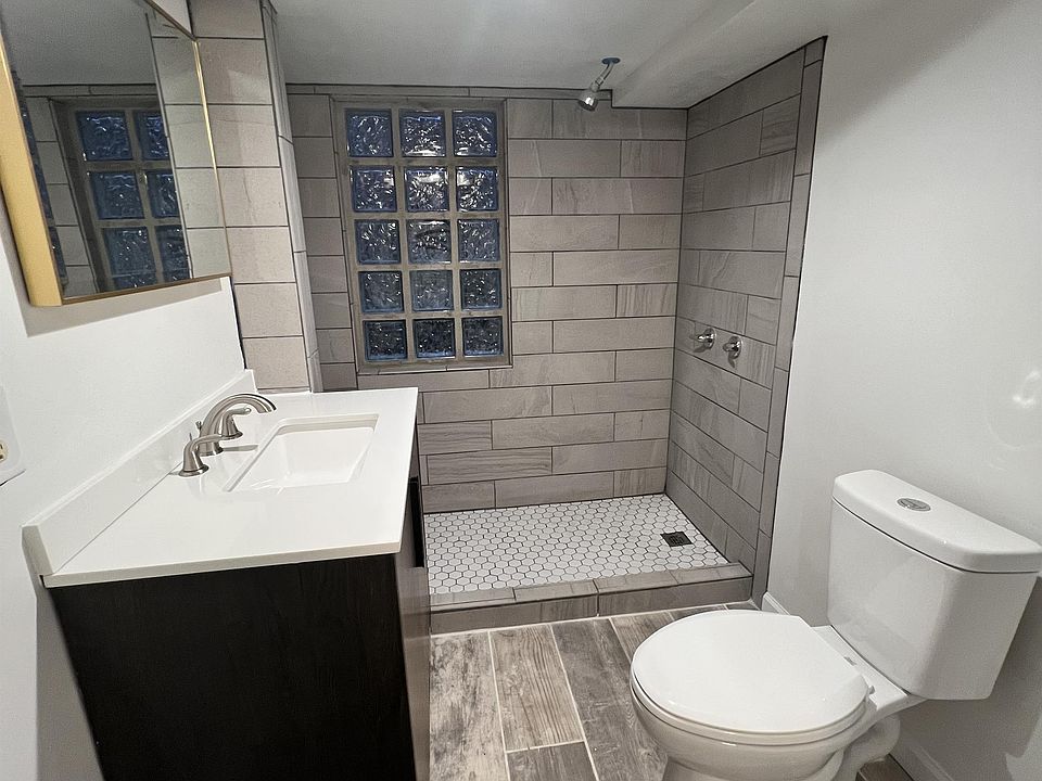 1st image of 315 W 14th St #11121360