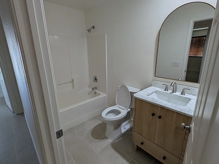 13648 Mesquite Ave — Photo 3