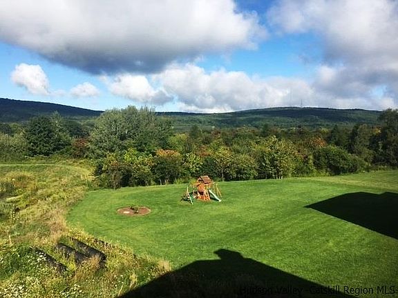 5th image of 52 Mayer Dr