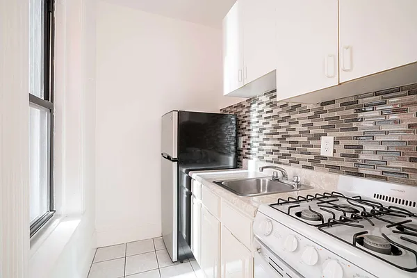 Rented by Compass | media 13