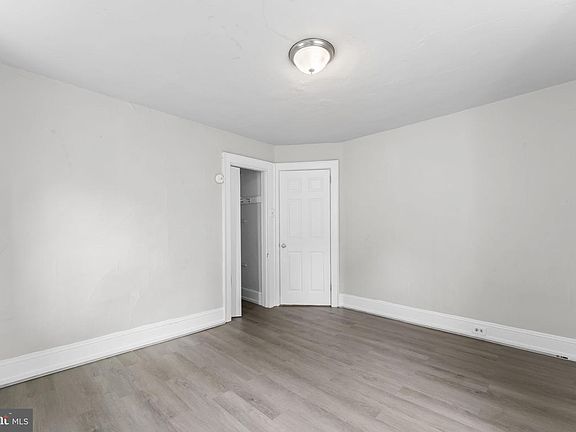 4th image of 16 Windsor Ave
