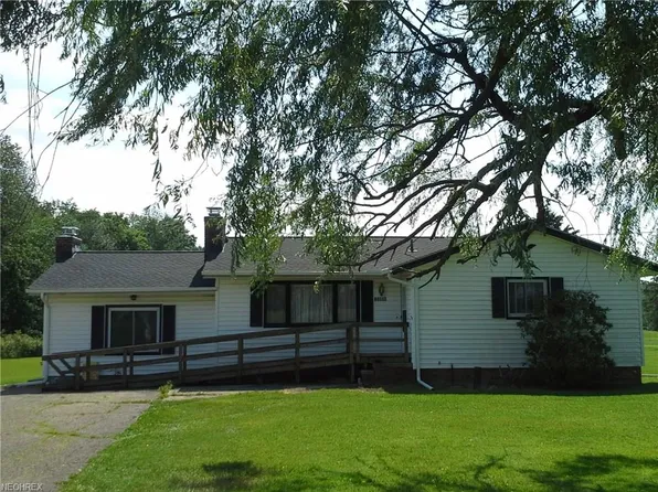 15900 Tavern Rd, Burton, OH 44021
