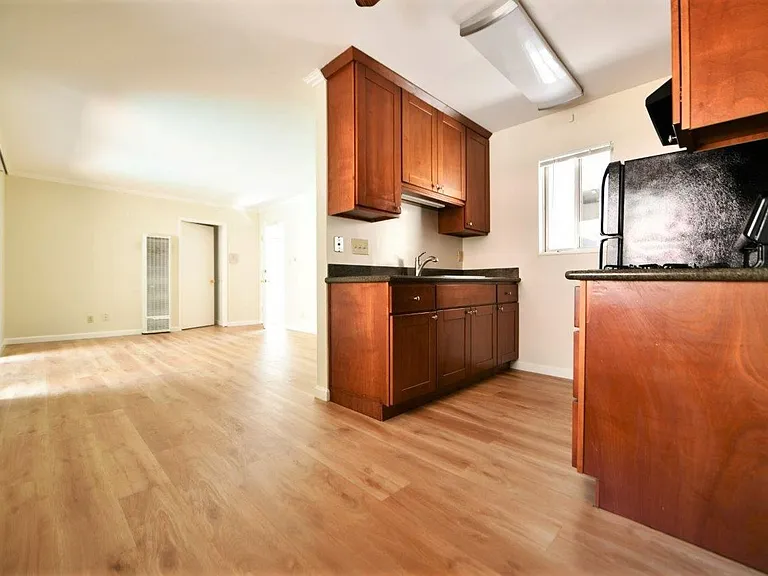 262 Vernon St — Photo 11