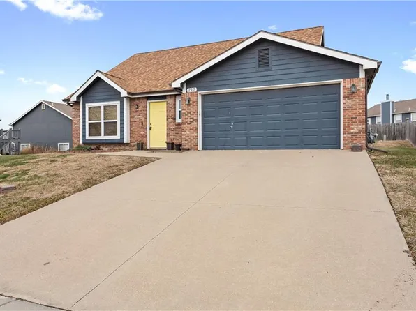 217 Montrose Cir, Eudora, KS 66025