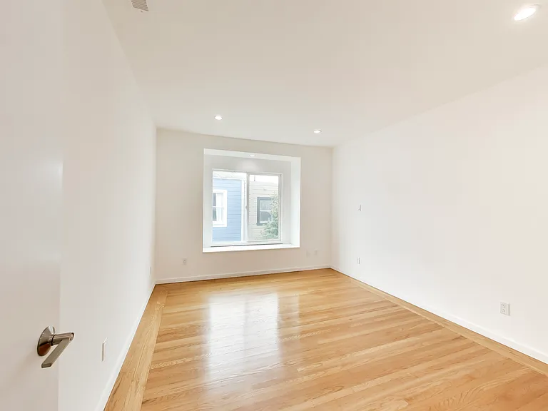 3033 Turk Blvd #4 — Photo 17